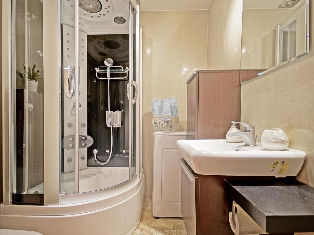 Apartament Kameralny V Gdańsk Rum bild